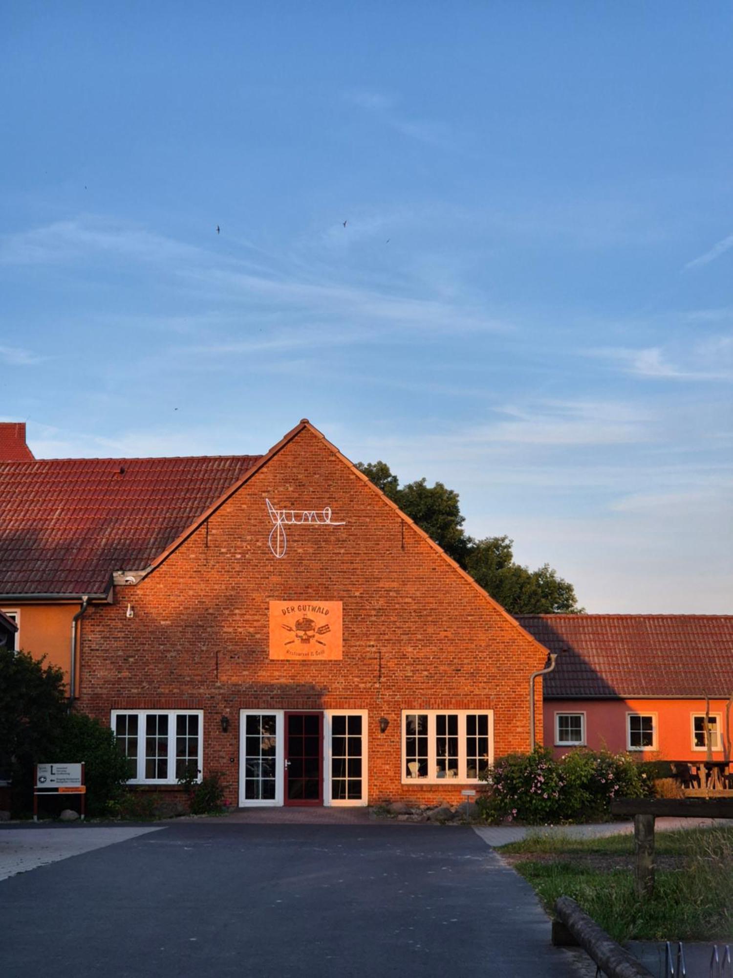 Project June - Ehemals Landgasthof Jueterbog Eksteriør billede